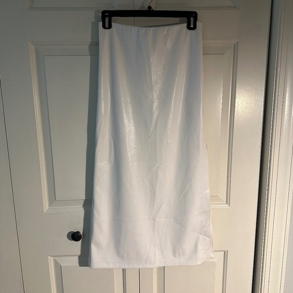 Alice + Olivia Maeve Vegan Leather Slip Skirt Sz 2 Off-White - slightly stained - Picture 5 of 16